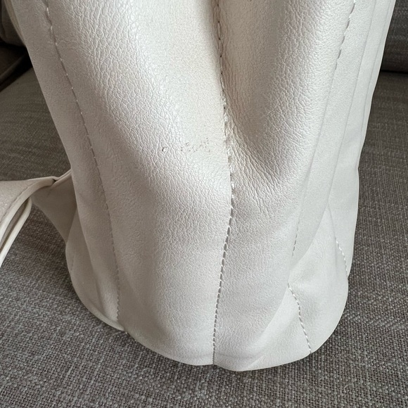 Fawn Design Quilted Cinch Backpack- off white - Picture 10 of 10